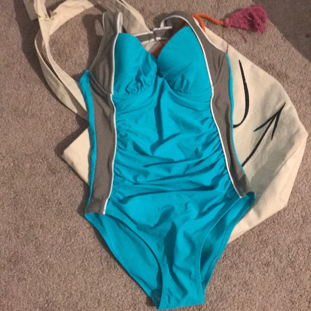 🌟NEW LORI COULTER ONE PEACE SWIMSUIT🌟